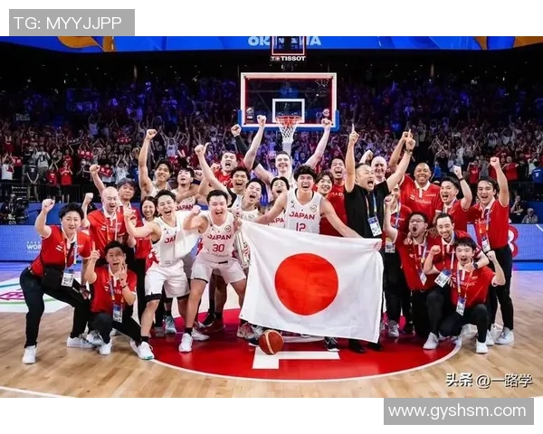 篮球与足球的交锋时刻明星们的友谊与竞技的精彩碰撞